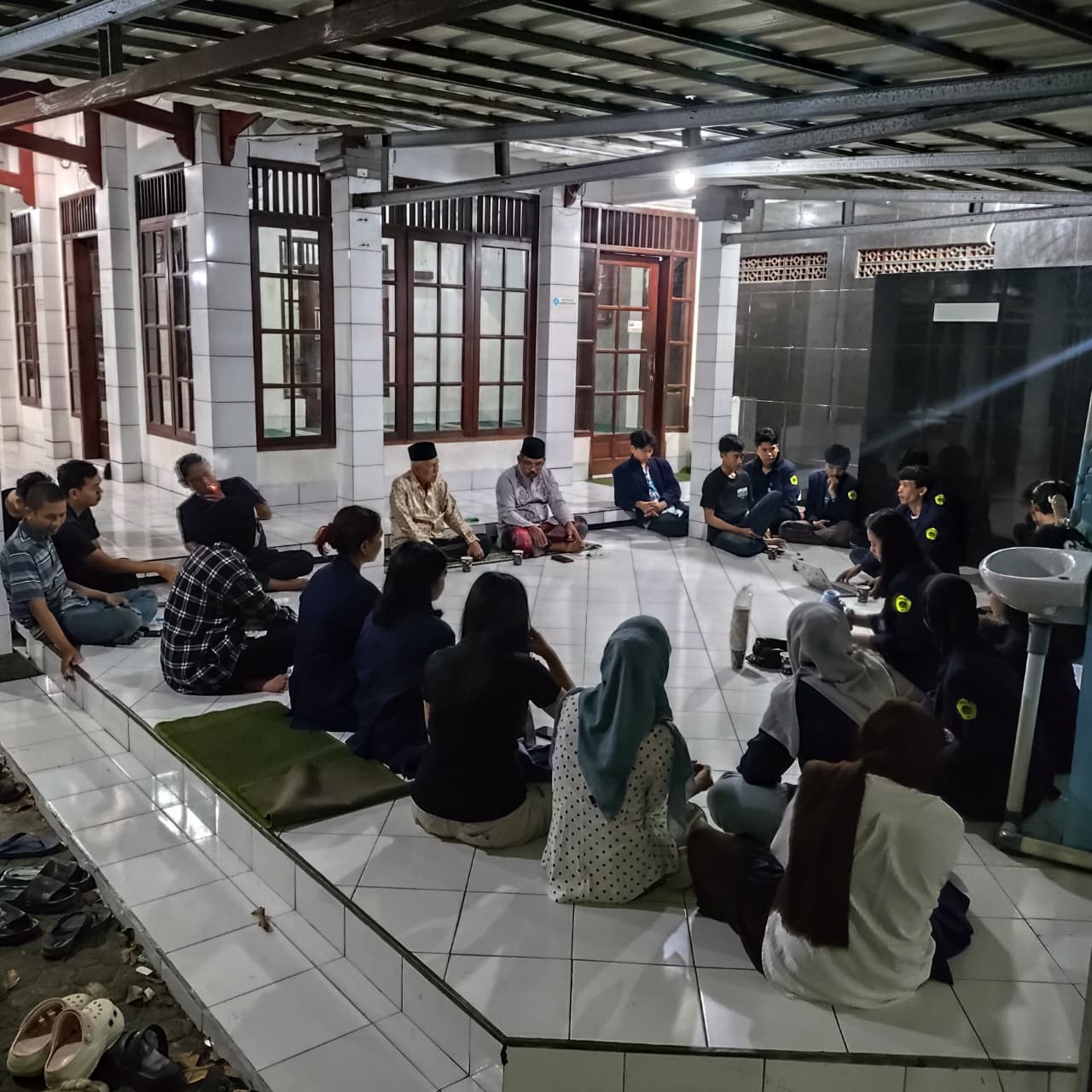 Sinergi Lintas Generasi: Karang Taruna Pregas dan Tokoh Masyarakat RT 003 & 021 Matangkan Kegiatan Ramadan